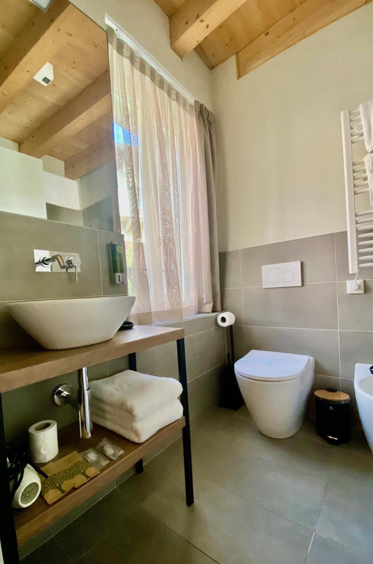 Malvezzi24 Boutique Rooms Desenzano del Garda Luaran gambar